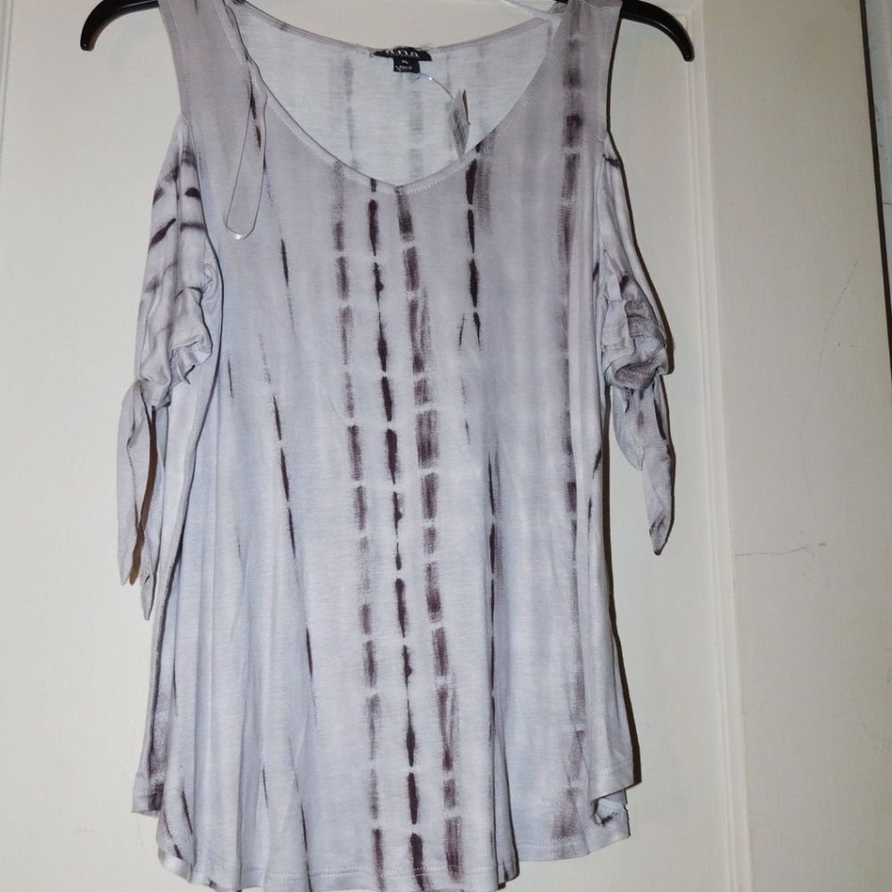Shoulder tied Blouse